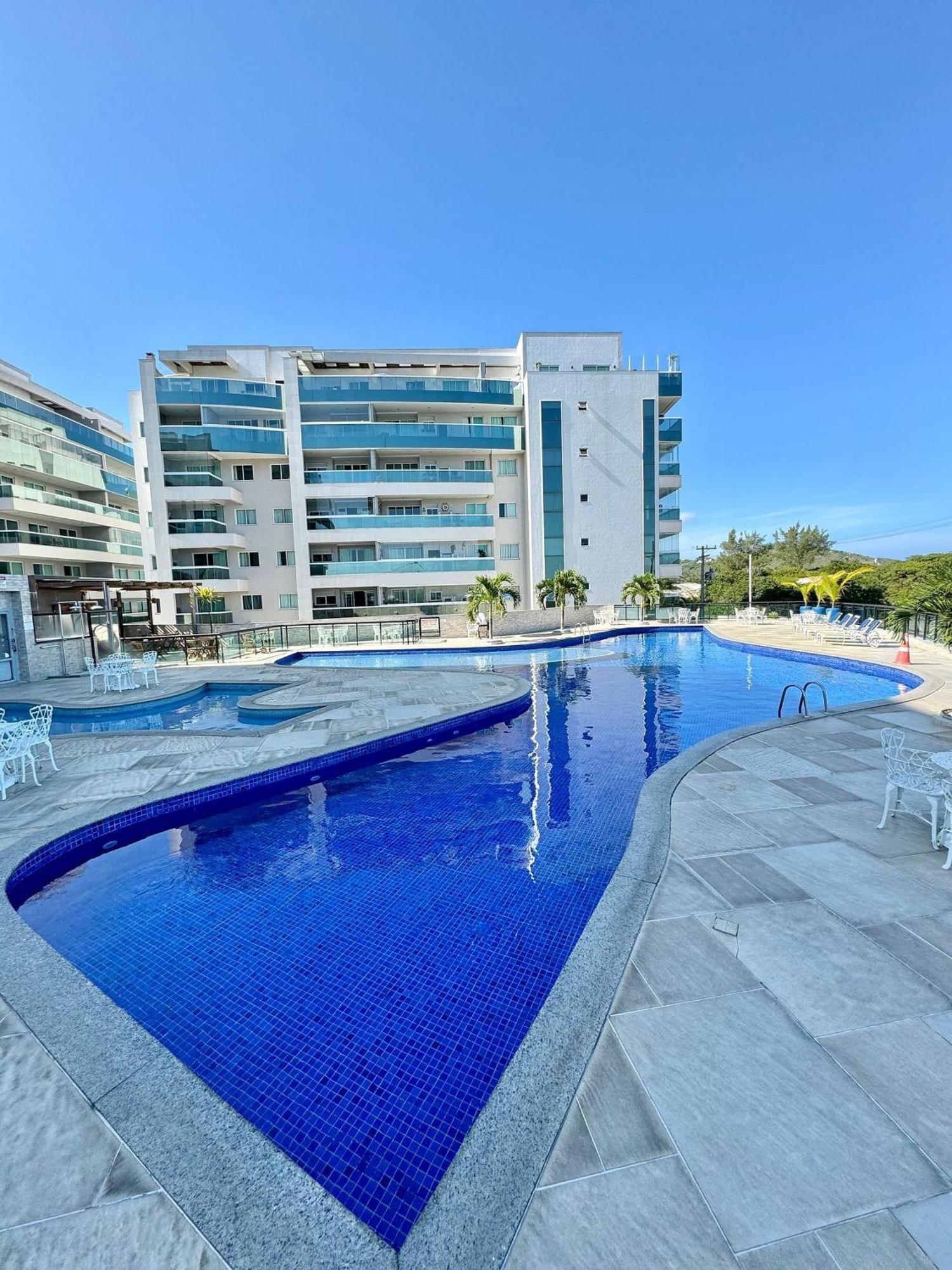Apartamento de 2 Quartos com Piscina Privativa